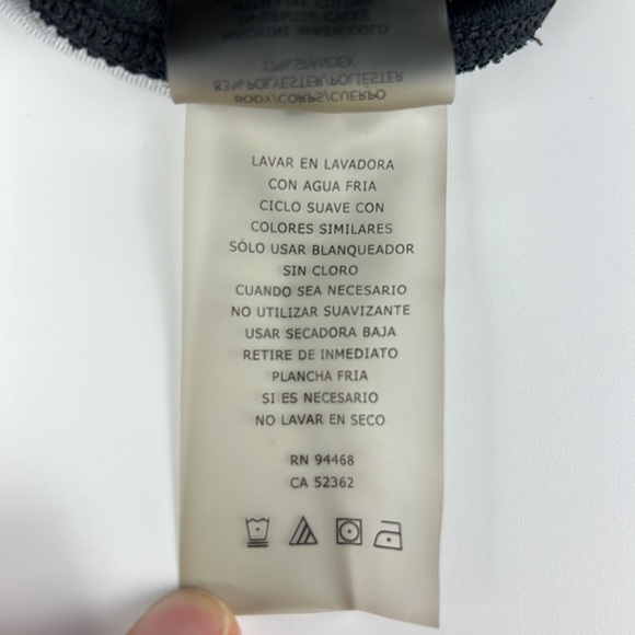 Betsey Johnson Performance Capri Yoga Leggings Black & White Polkadot Sz: M - Picture 8 of 8